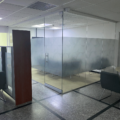 Division en Vidrio Templado Aluminio Expertos Instalación Diseño