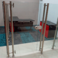 Puertas en Vidrio Aluminio Madera Herrajes Metálicos Asesoría
