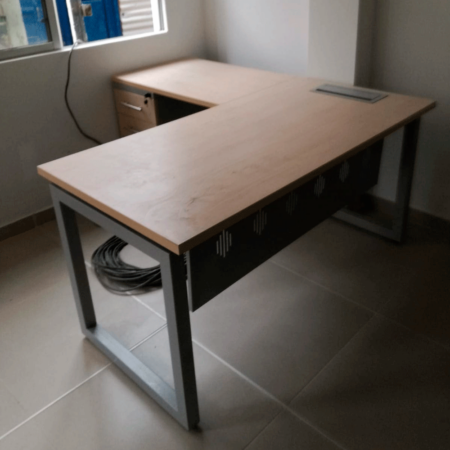 Escritorio en L