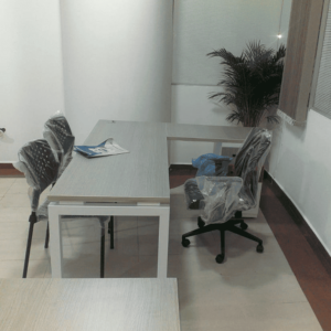 Puesto en L Asesores