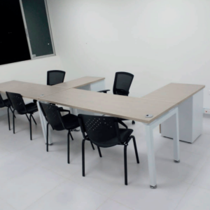 Puesto en L Asesores